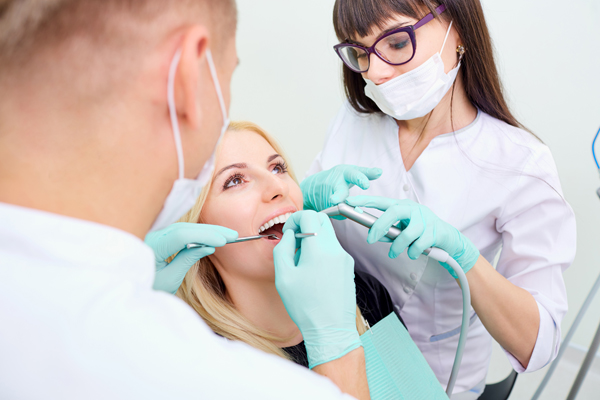 Reasons Why You Should Visit A Cosmetic Dentist