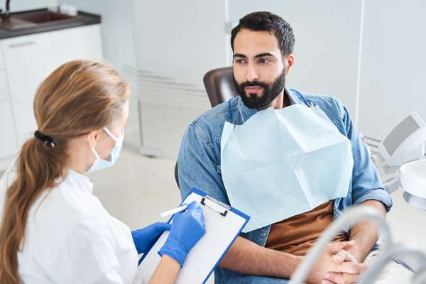 Understanding The Role Of An Emergency Dentist